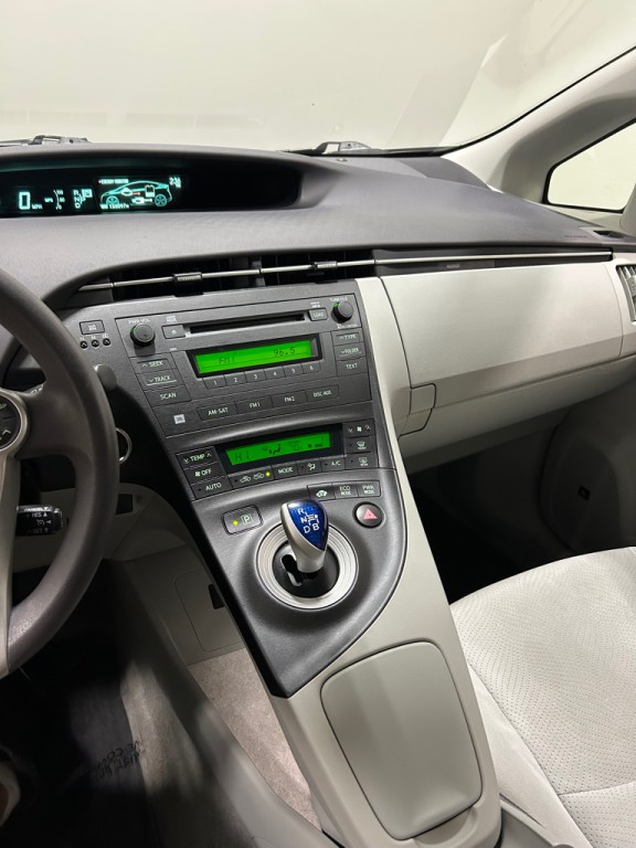 2010 Toyota Prius Image 14