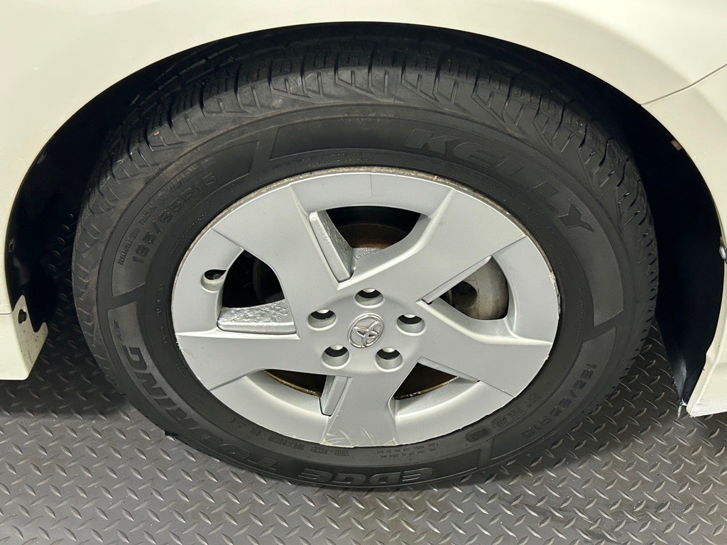 2010 Toyota Prius Image 17