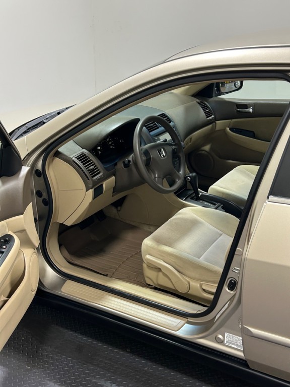 2003 Honda Accord Image 8