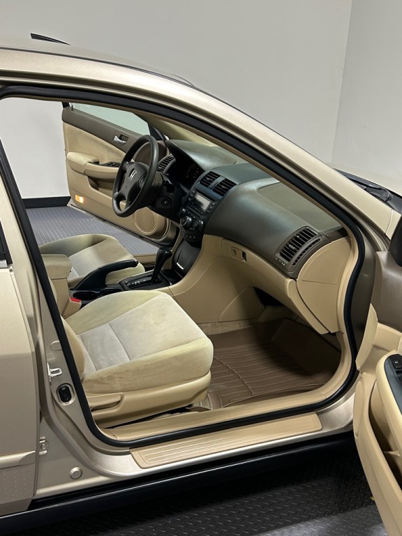 2003 Honda Accord Image 11