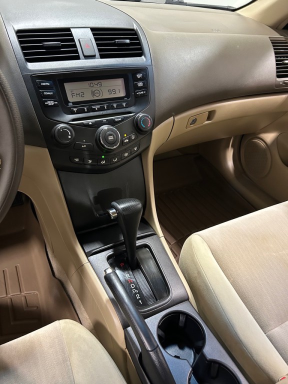 2003 Honda Accord Image 13