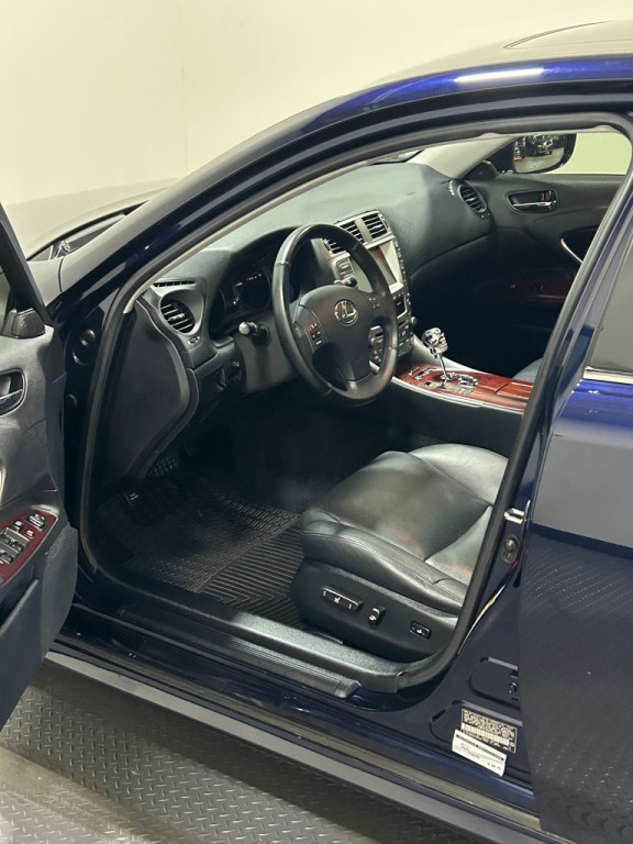2008 Lexus IS Image 8