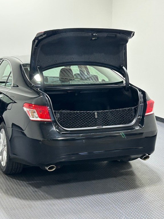 2011 Lexus ES Image 12