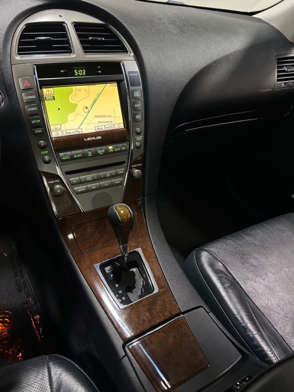 2011 Lexus ES Image 13