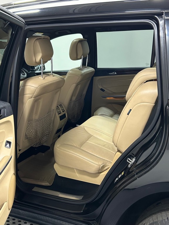 2012 Mercedes-Benz GL-Class Image 9