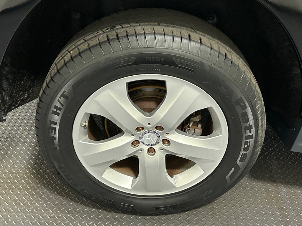 2012 Mercedes-Benz GL-Class Image 19