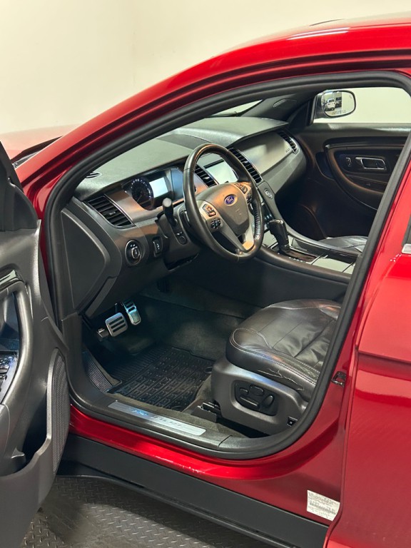 2013 Ford Taurus Image 8