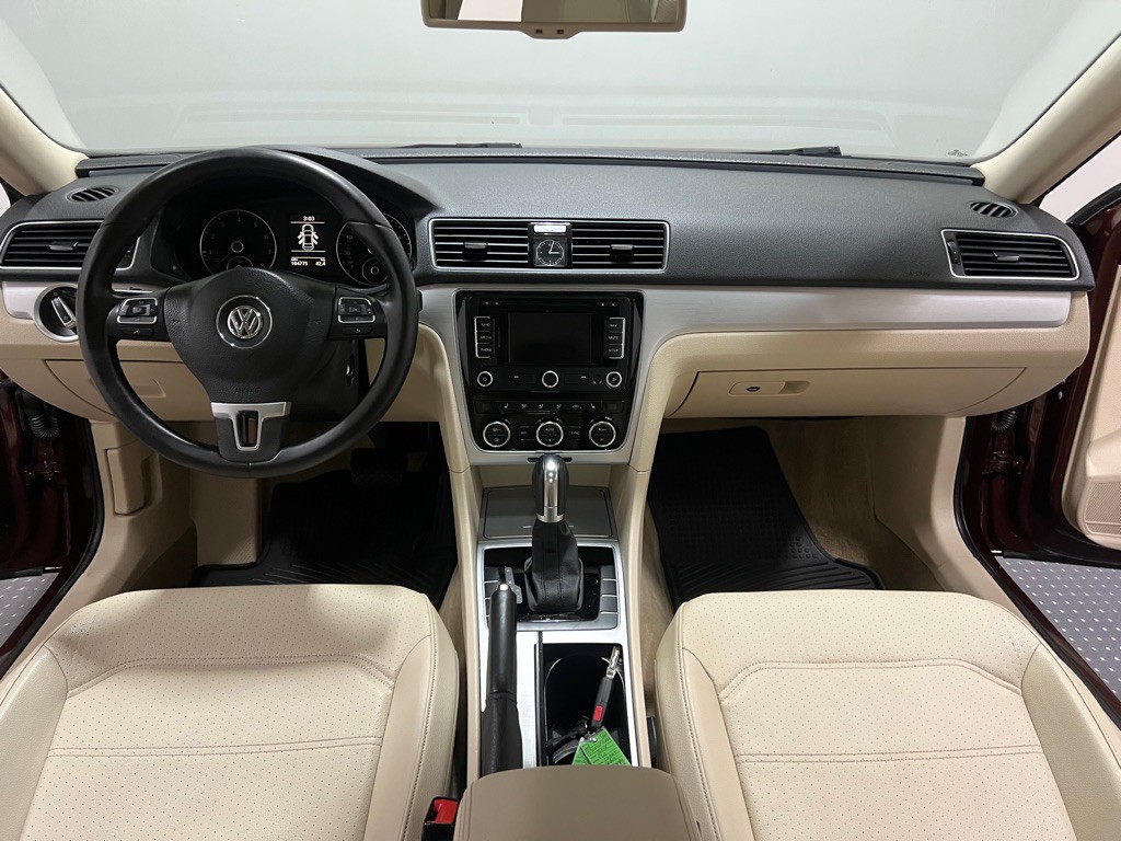 2012 Volkswagen Passat Image 14