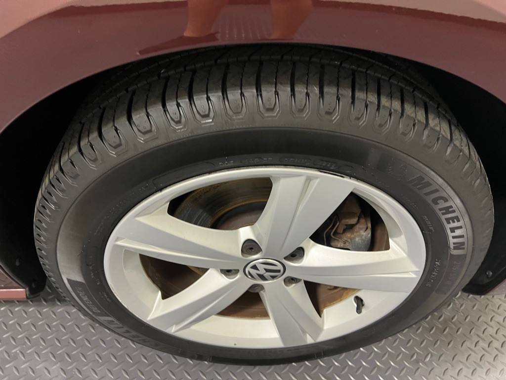 2012 Volkswagen Passat Image 18