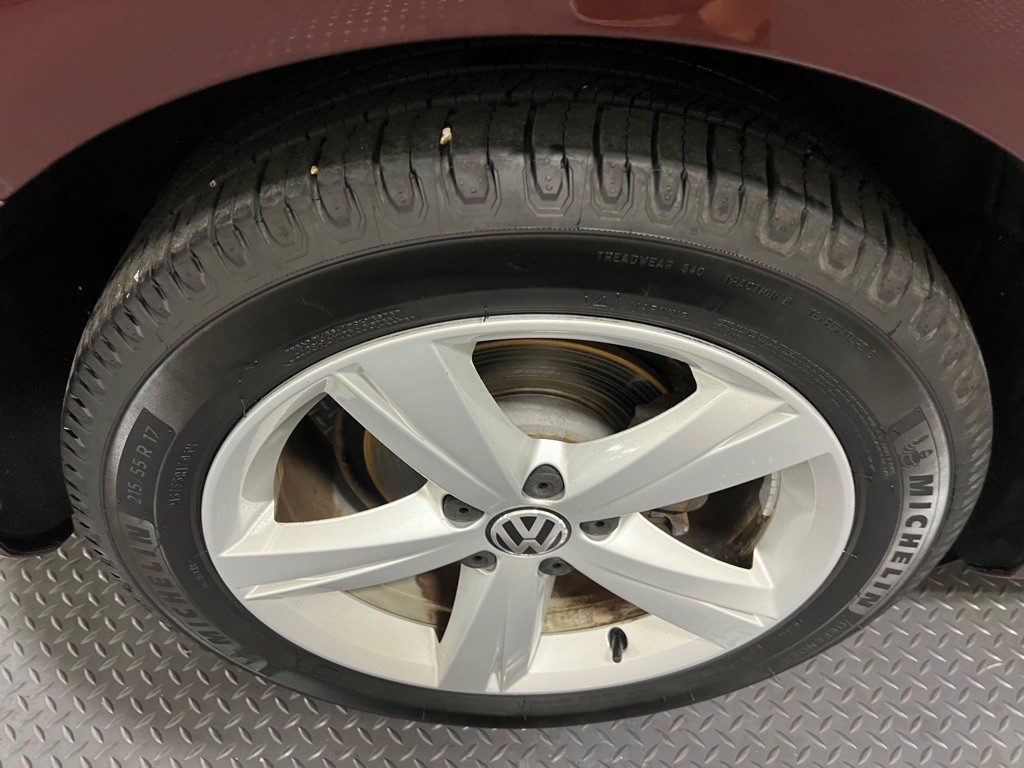 2012 Volkswagen Passat Image 19