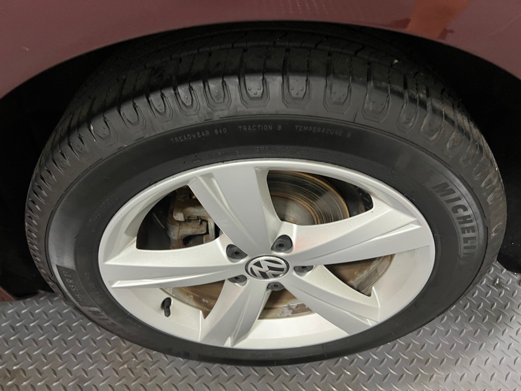 2012 Volkswagen Passat Image 20