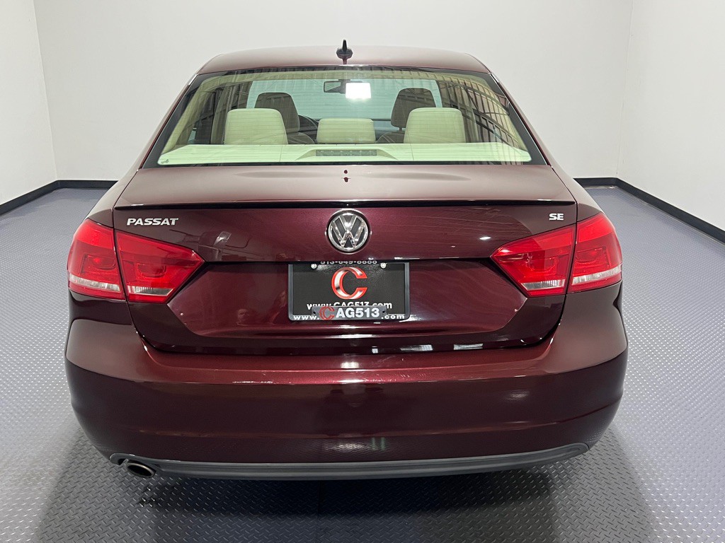 2012 Volkswagen Passat Image 24