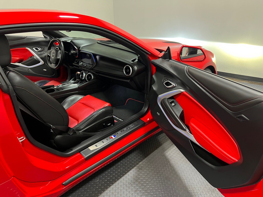 2018 Chevrolet Camaro Image 11