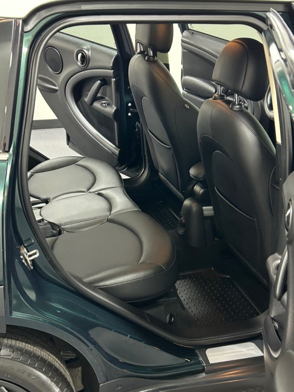 2012 MINI Cooper Image 9