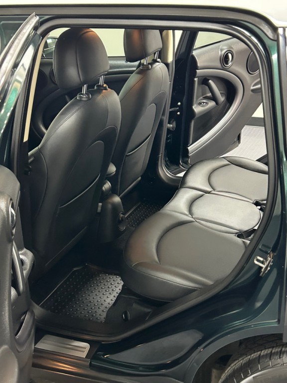 2012 MINI Cooper Image 10