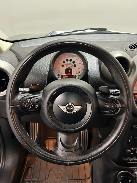 2012 MINI Cooper Image 15