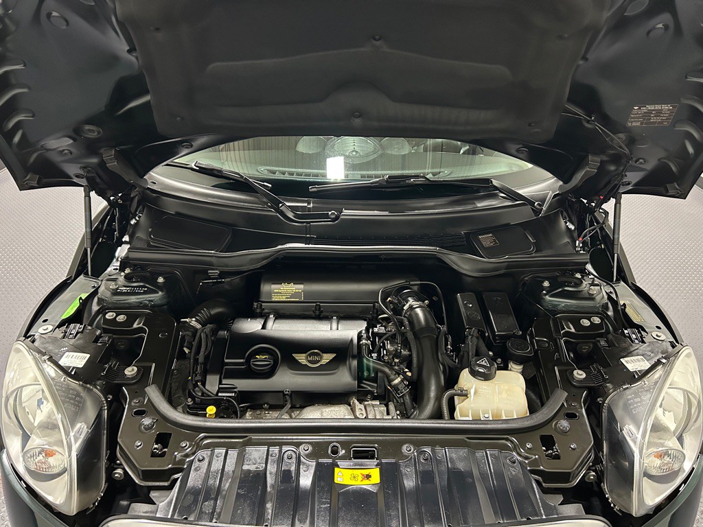2012 MINI Cooper Image 17