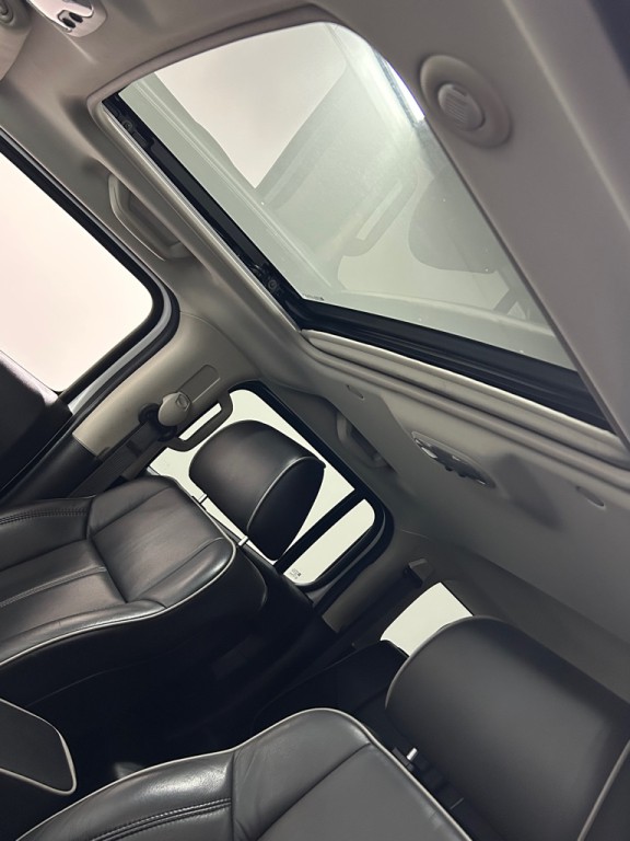 2009 HUMMER H3 Image 16