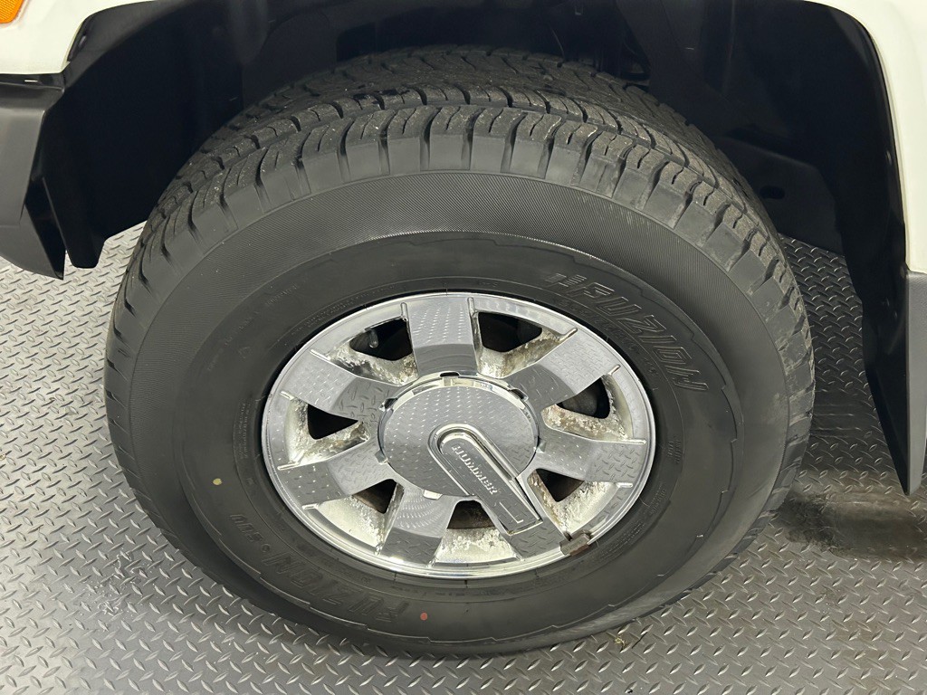 2009 HUMMER H3 Image 21