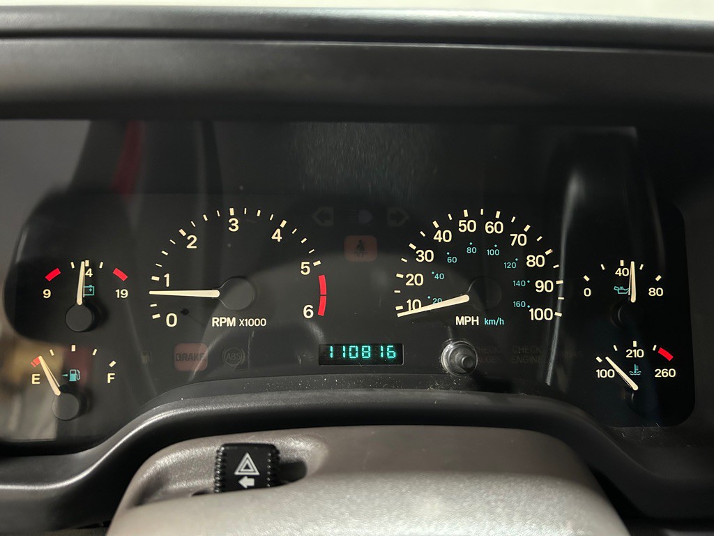 1997 Jeep Wrangler Image 13