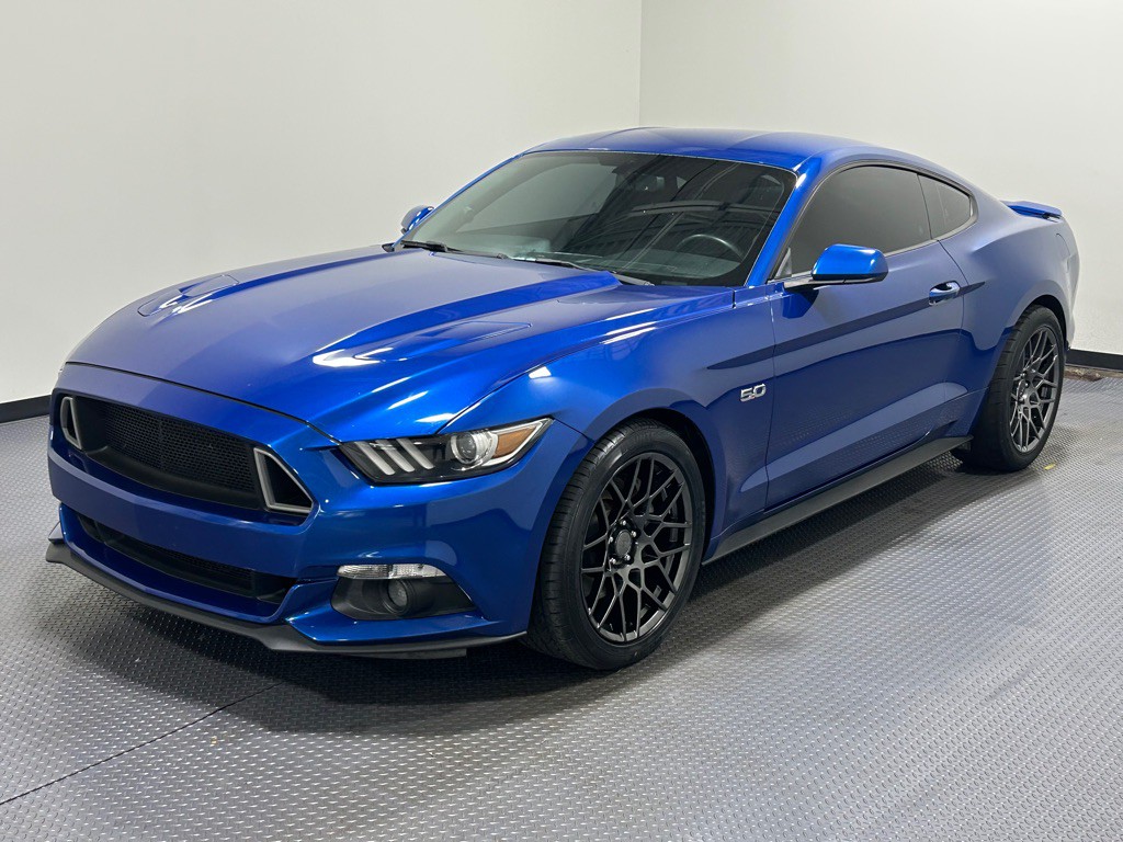 2017 Ford Mustang Image 1