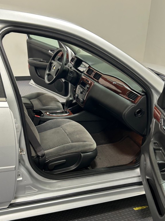 2009 Chevrolet Impala Image 11