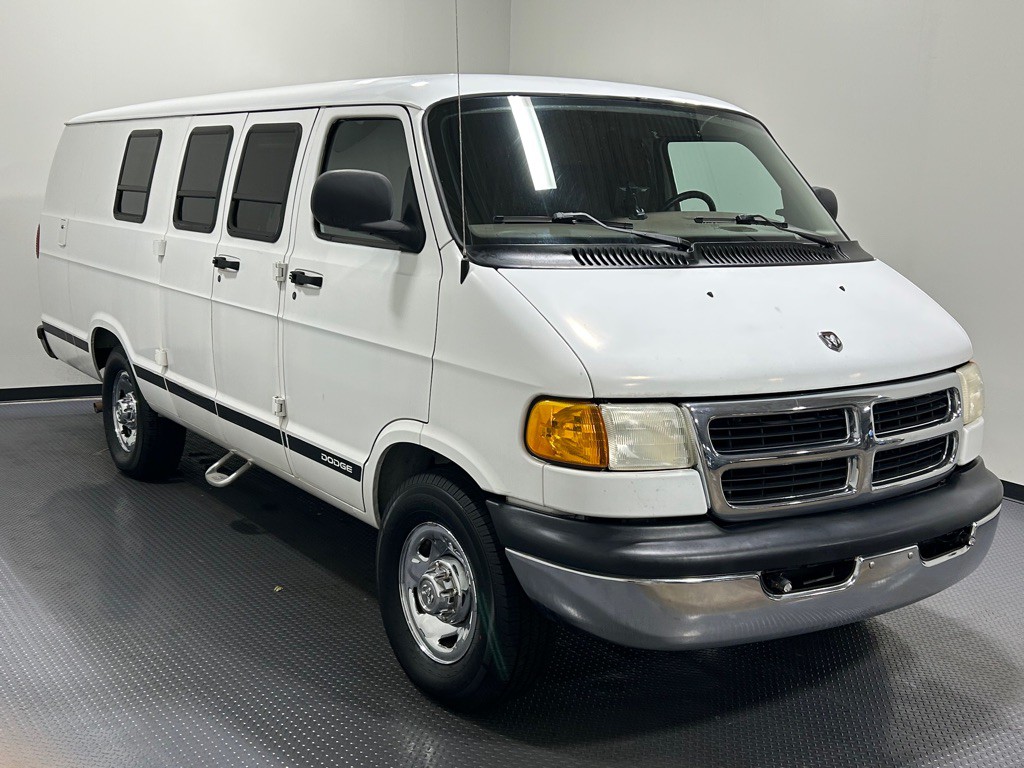 2001 Dodge Ram Van Image 4