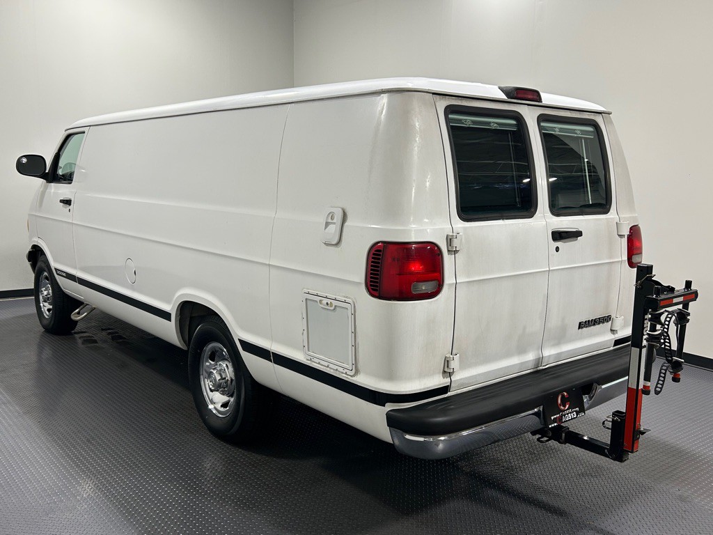 2001 Dodge Ram Van Image 7