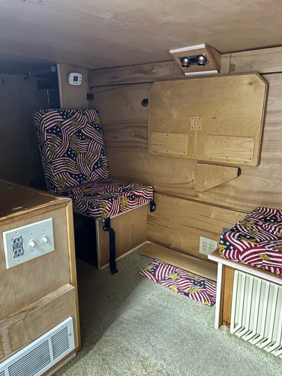 2001 Dodge Ram Van Image 15