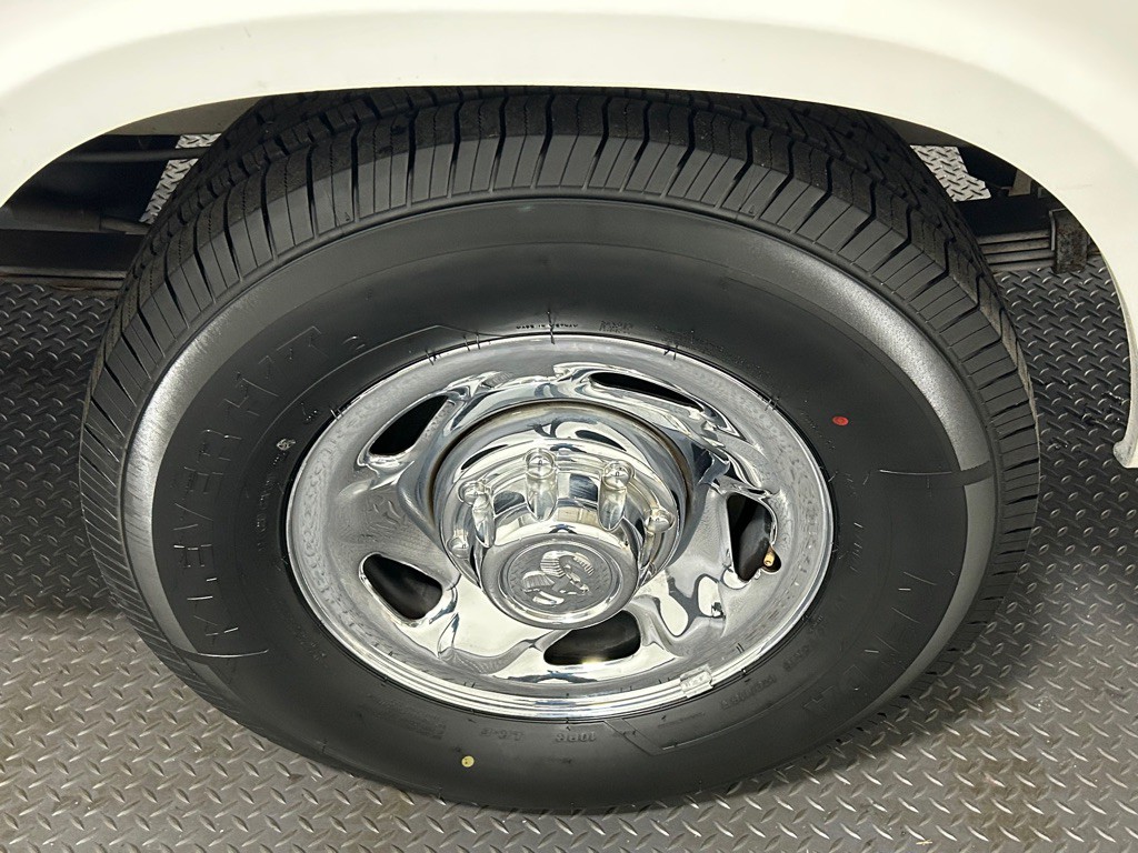 2001 Dodge Ram Van Image 23