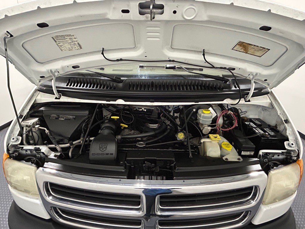 2001 Dodge Ram Van Image 26