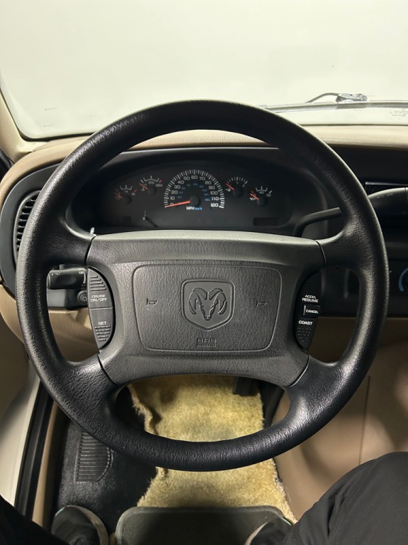 2001 Dodge Ram Van Image 27