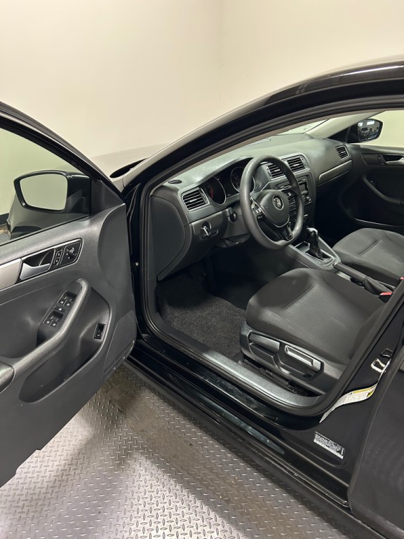 2015 Volkswagen Jetta Image 9