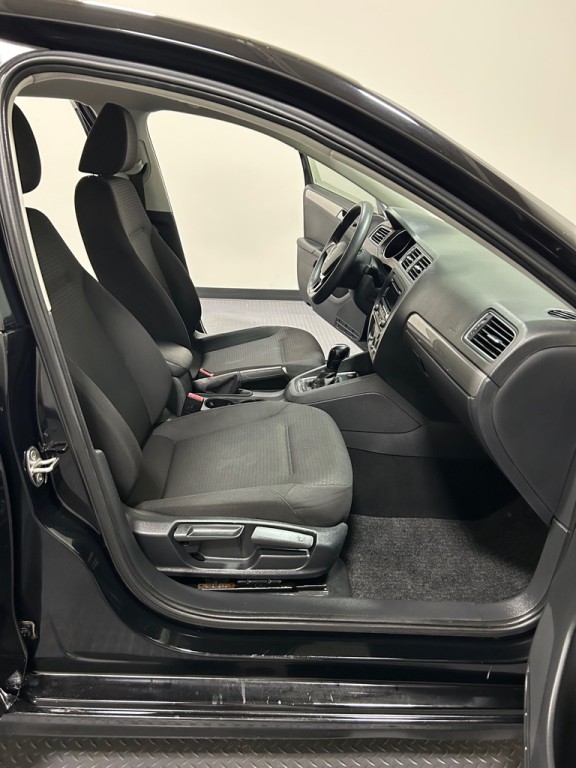 2015 Volkswagen Jetta Image 12