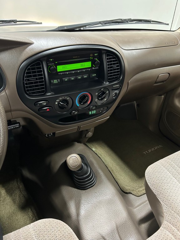 2004 Toyota Tundra Image 12