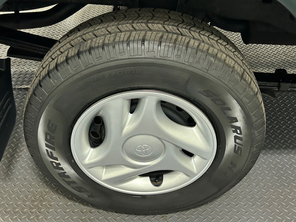 2004 Toyota Tundra Image 17