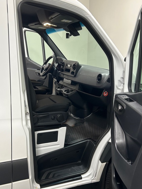 2019 Mercedes-Benz Sprinter Image 9