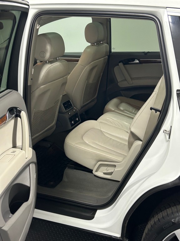 2014 Audi Q7 Image 9