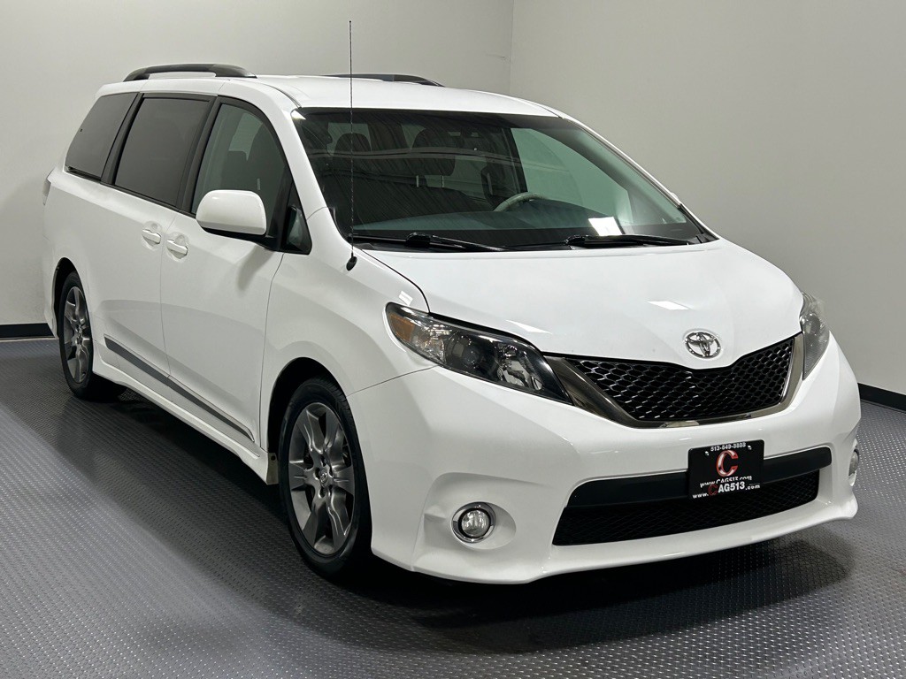 2012 Toyota Sienna Image 4