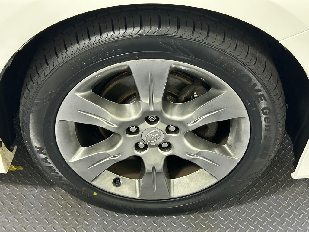 2012 Toyota Sienna Image 18