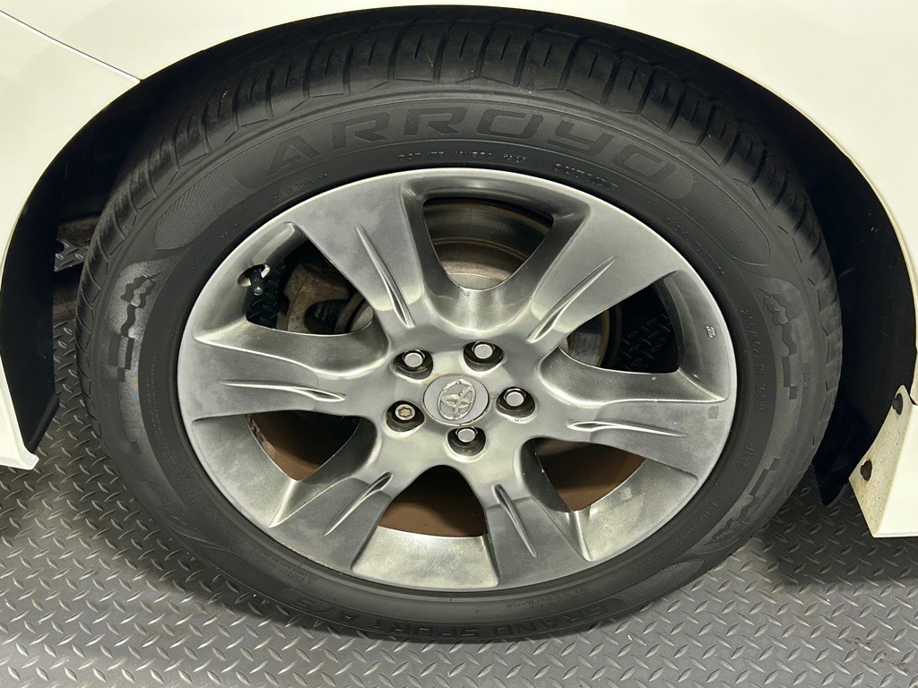 2012 Toyota Sienna Image 19