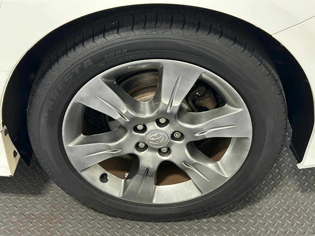 2012 Toyota Sienna Image 20