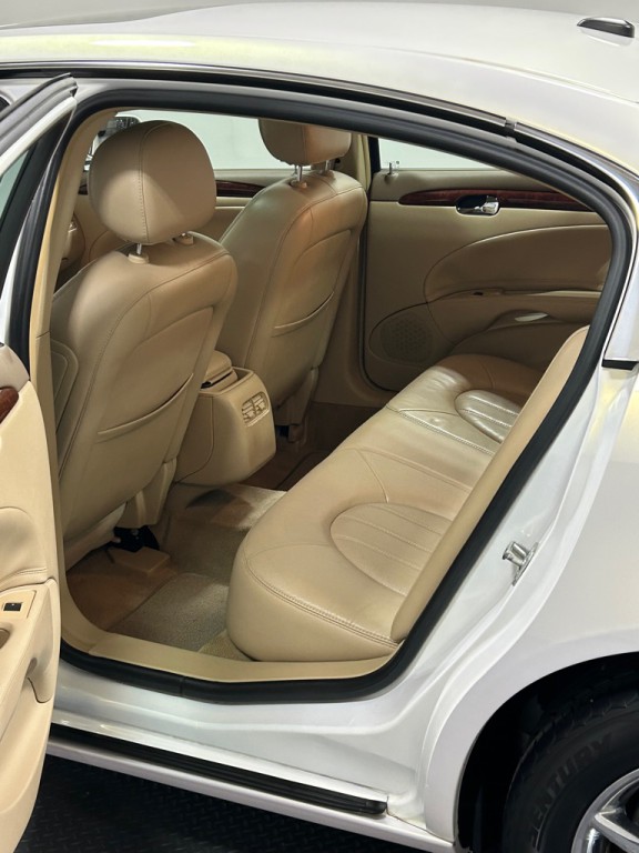 2006 Buick Lucerne Image 9