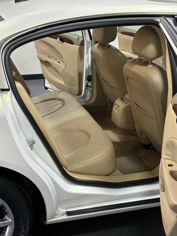 2006 Buick Lucerne Image 10