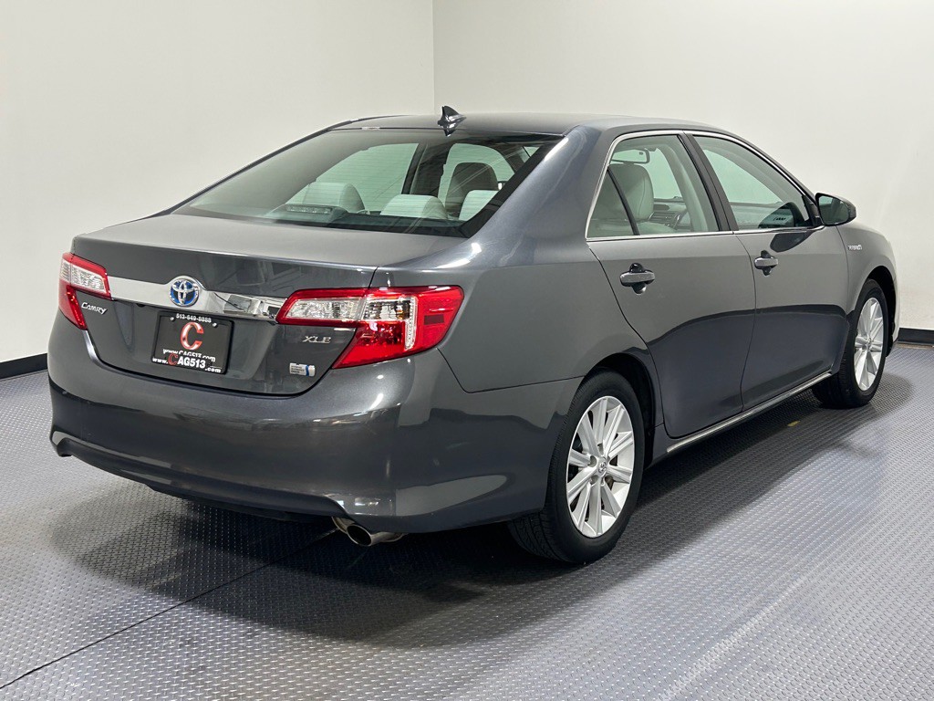 2012 Toyota Camry Image 5