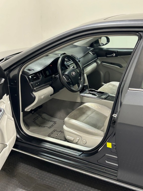 2012 Toyota Camry Image 8