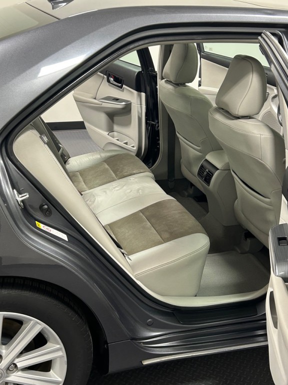 2012 Toyota Camry Image 10