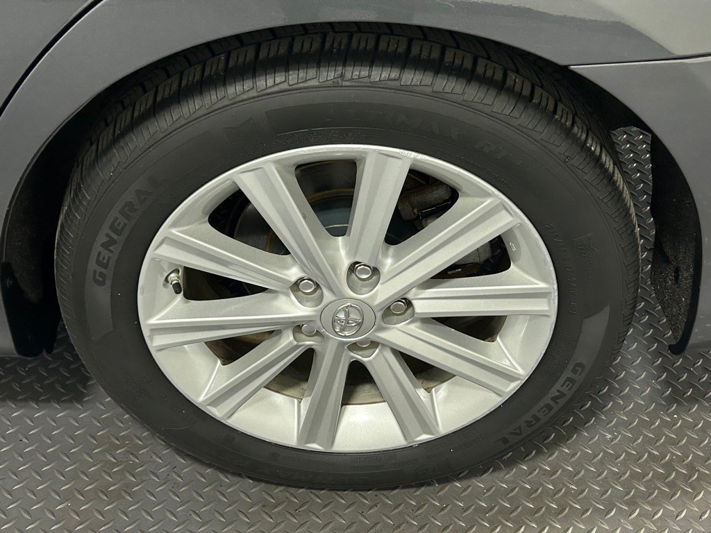 2012 Toyota Camry Image 19