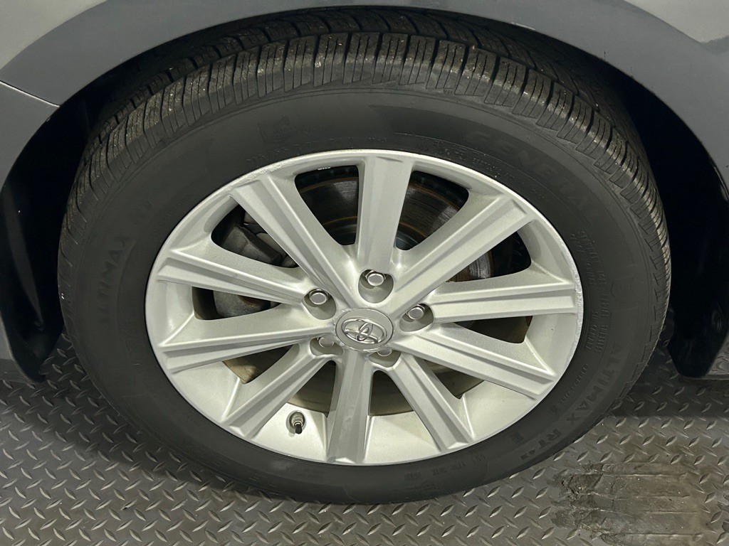 2012 Toyota Camry Image 20