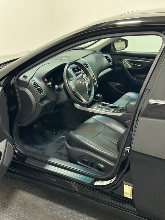 2015 Nissan Altima Image 8